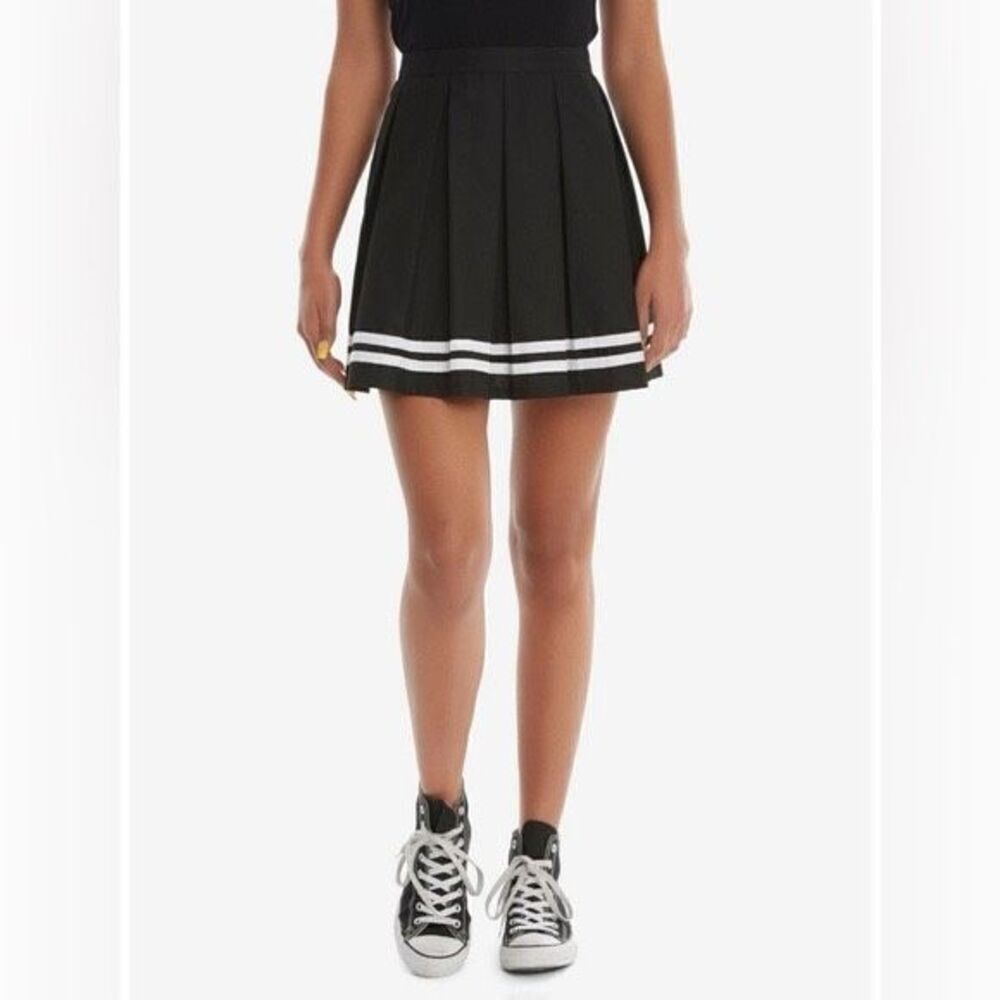 ✨Hot Topic Black Pleated Cheer Sz XL Skirt✨